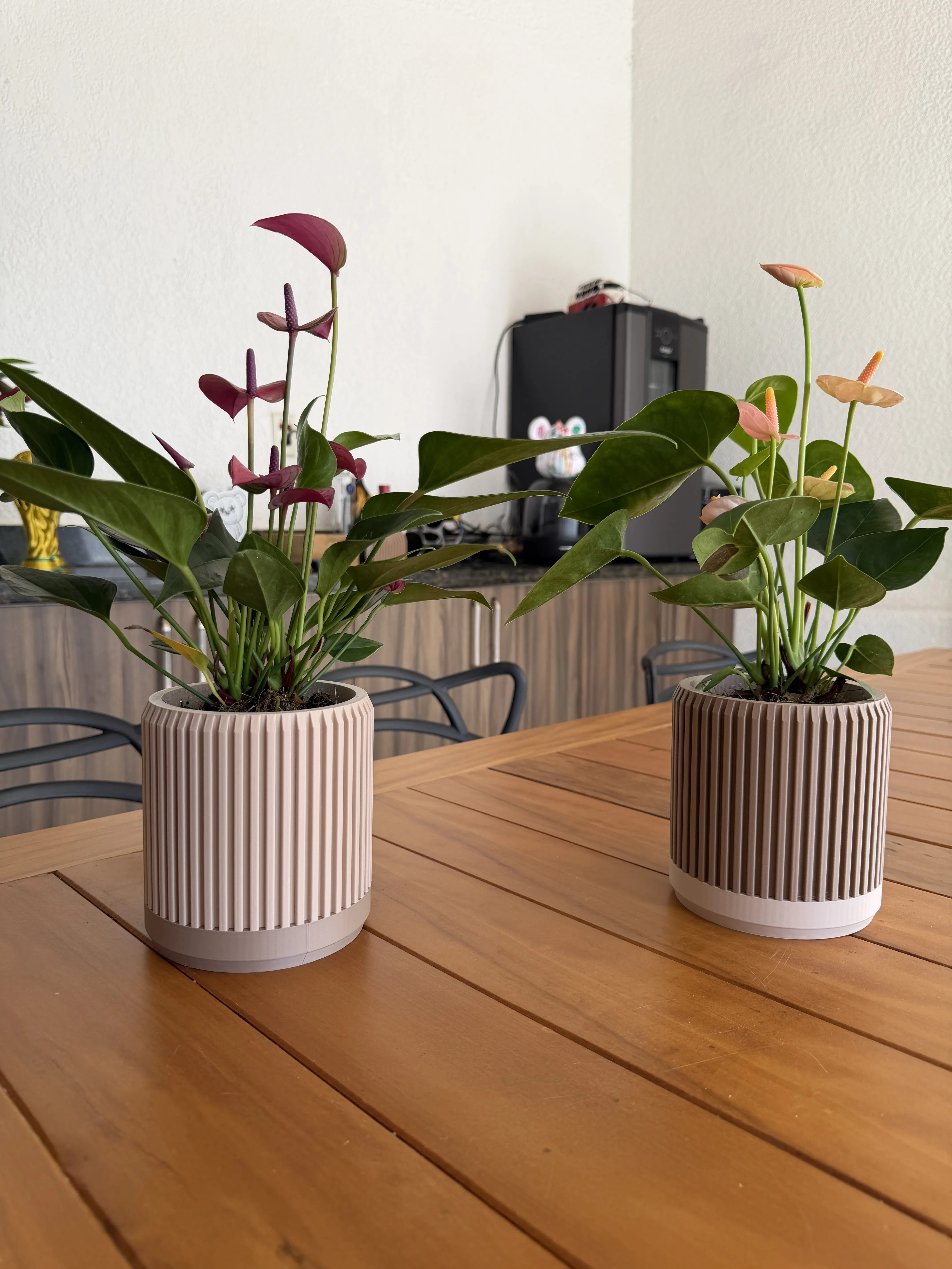 Modern Fluted Planter Pot – Ribbed Decorative Indoor Plant Pot